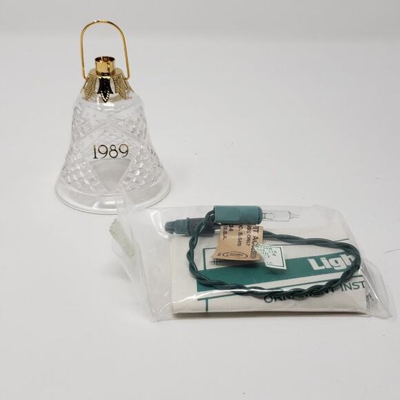 1989 Hallmark Holiday Bell Lighted Lead Crystal Christmas Ornament. - Picture 3 of 6